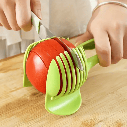 Green Multi-functional Vegetable and Fruit Slicer, Food-Grade Plastic Handheld Kitchen Tool, Suitable for Lemons and Tomatoes, Ergonomic Design, Easy to Use at Home or in Restaurants