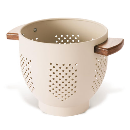 Metal Colander with Wood Handle and Stable Base, Powder Coated Steel Kitchen Strainer Basket for Draining Pasta, Vegetable and fruit(5.5quart,Matte Black)