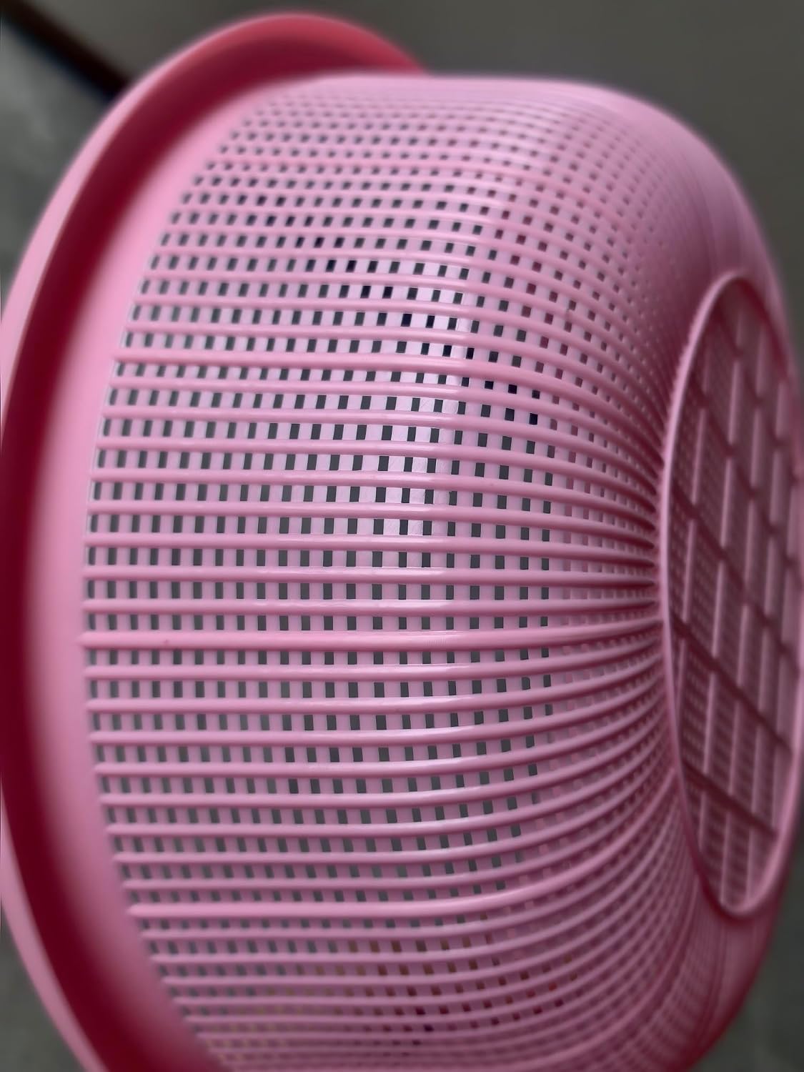 4 pcs Plastic Wash Basket Round Perforated Colander Wash Vegetables and Fruits Drain Cooked Pasta Kitchen Essentials Food Strainer Basket Strainer Kitchen pink
