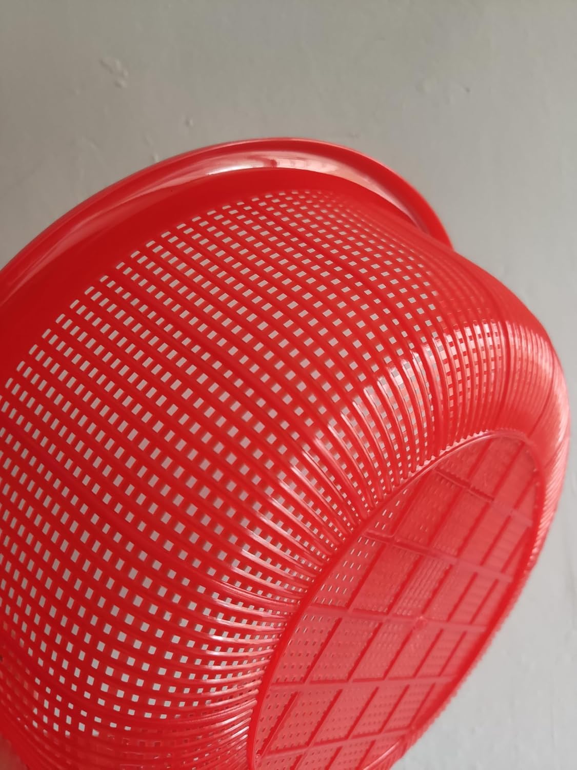 4 pcs Plastic Wash Basket Round Perforated Colander Wash Vegetables and Fruits Drain Cooked Pasta Kitchen Essentials Food Strainer Basket Strainer Kitchen red