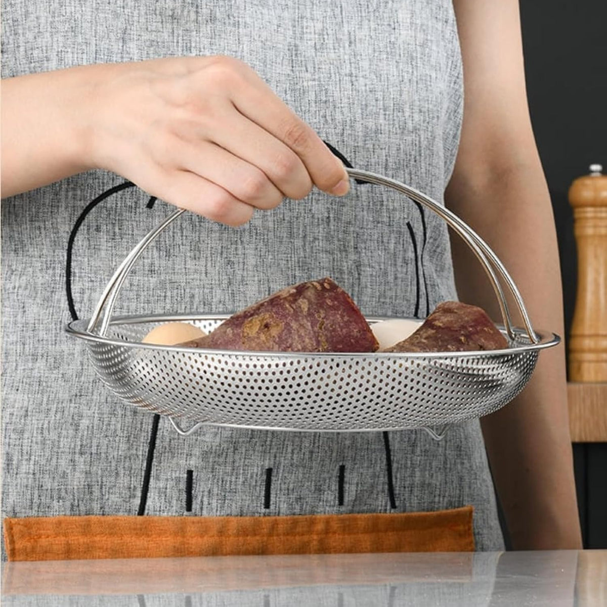Stainless Steel Colander With Handle, Fine Mesh Strainer, Metal Colander with Handle, Spaghetti, Fruit, Vegetable, Kitchen Food Strainer Basket, Pot Drainer for Cooking, Washing Fruit Basket (S)