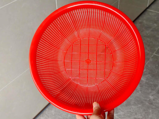 4 pcs Plastic Wash Basket Round Perforated Colander Wash Vegetables and Fruits Drain Cooked Pasta Kitchen Essentials Food Strainer Basket Strainer Kitchen red