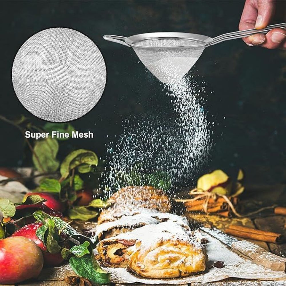 A Fine Mini Mesh Strainer - a Small Stainless Steel Sieve with a Handle, Ideal for Cocktails, Tea, Coffee, And Juice. This Durable Filter Requires No Electricity, Making It Suitable for Both Home Cooks And Professional Chefs